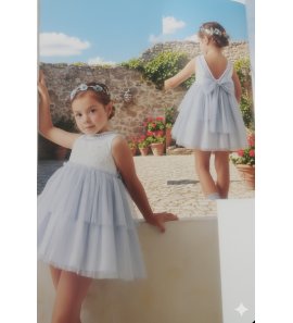 Vestido encaje y tul capas